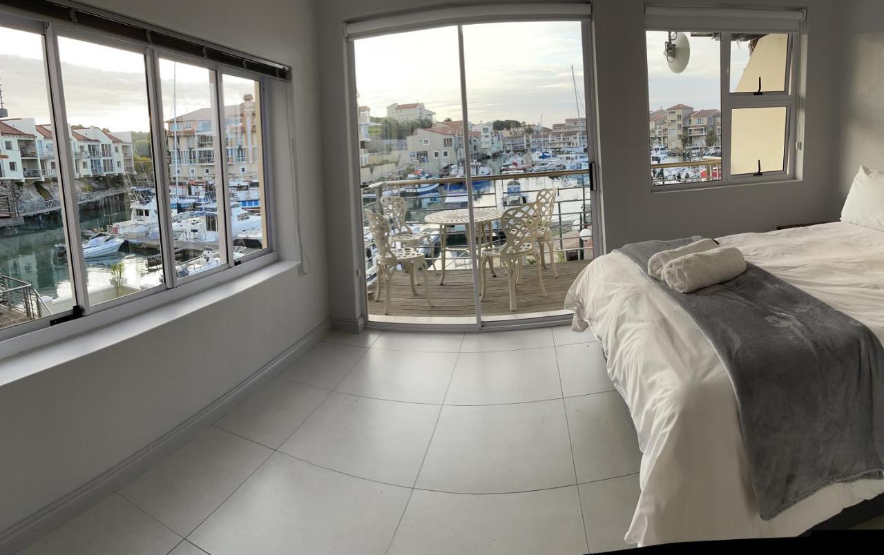 Ships Bell At Port St Francis Apartment Сент Френсис Бей Екстериор снимка